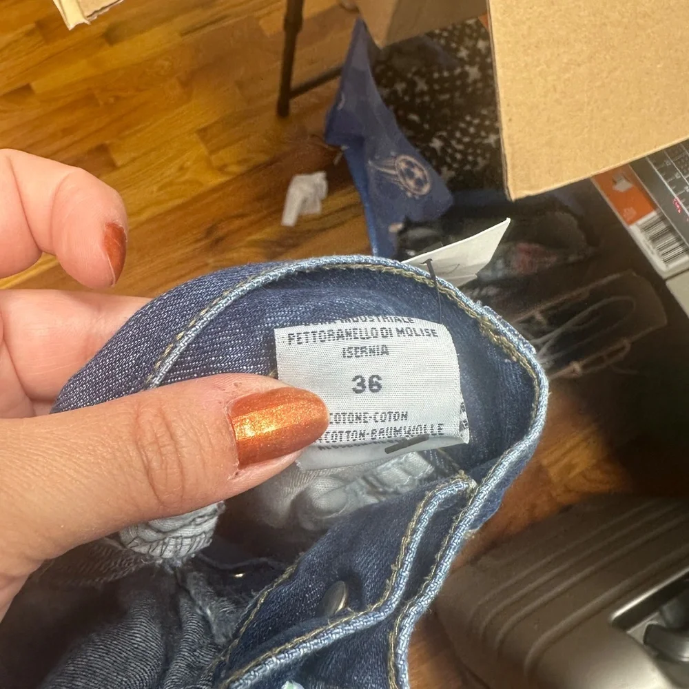 Prada jeans practicaly new with a tie dye detail in the back - Picture 8 of 11